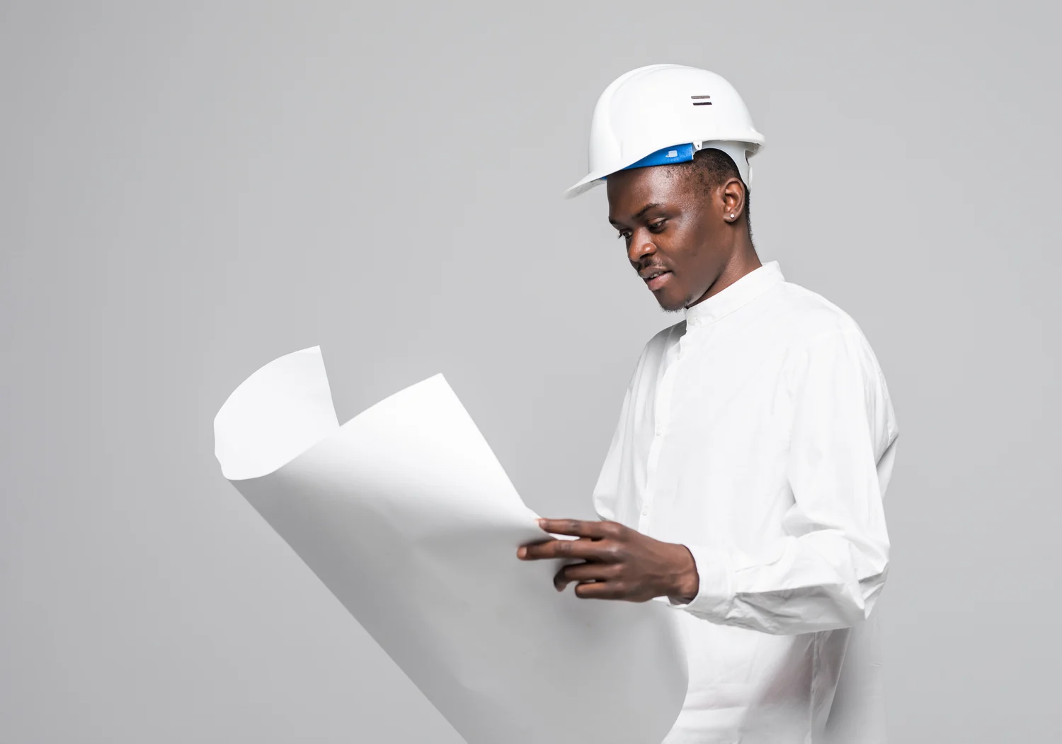 Ingénieur consultant un plan technique